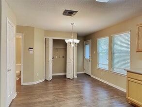 3413 Stratford Ln in Montgomery, TX - Foto de edificio - Building Photo