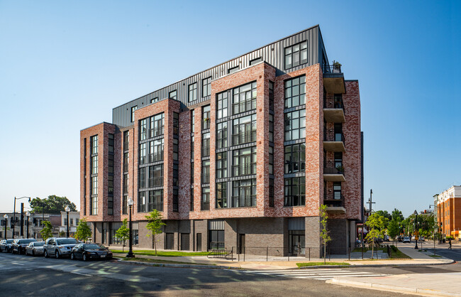 property at 1402 H St NE
