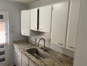 332 Jefferson St NE-Unit -Apt G in Albuquerque, NM - Foto de edificio - Building Photo