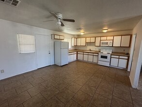 8019 W Earll Dr in Phoenix, AZ - Building Photo - Building Photo