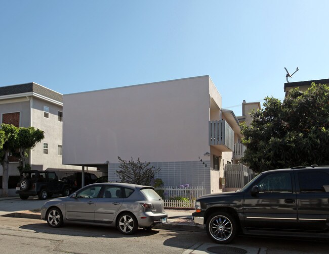 1440 Barry Ave in Los Angeles, CA - Foto de edificio - Building Photo