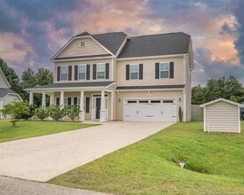 6821 Hunters Den Rd in Hope Mills, NC - Building Photo - Building Photo