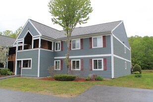 26 Whiteoak Ln in Lincoln, NH - Building Photo