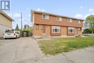 1391 Claymor Ave in Ottawa, ON - Building Photo