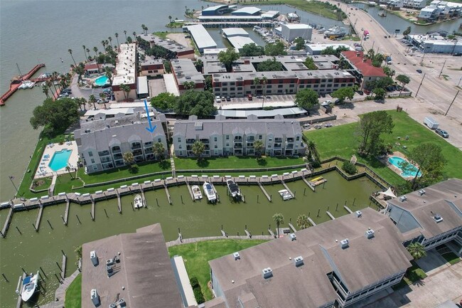306 NASA Road 1 in Seabrook, TX - Building Photo - Building Photo