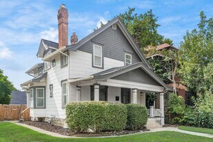 2339 Summit St in Columbus, OH - Building Photo