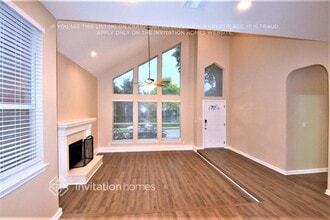 2043 Hearthstone Dr in Carrollton, TX - Foto de edificio - Building Photo