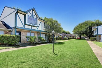 1128 Lyric Ln in Pasadena, TX - Building Photo - Building Photo