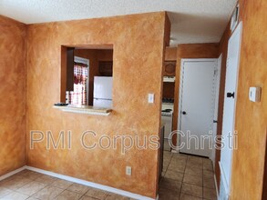 6702 Everhart Rd in Corpus Christi, TX - Building Photo - Building Photo