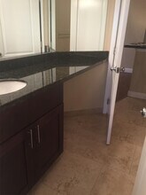 2831 N Oakland Forest Dr in Oakland Park, FL - Building Photo - Building Photo