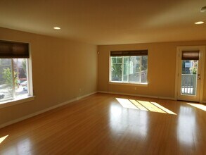 9210 Stone Ave N in Seattle, WA - Building Photo - Building Photo