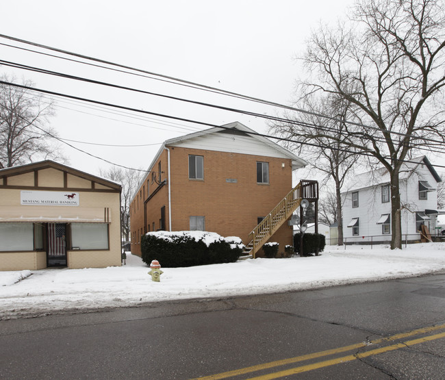 1247 W Waterloo Rd in Akron, OH - Building Photo - Building Photo