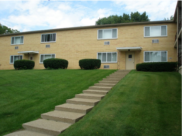 Hillcrest Apartments in South Bend, IN - Building Photo