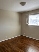 945 40th St, Unit D in Oakland, CA - Foto de edificio - Building Photo