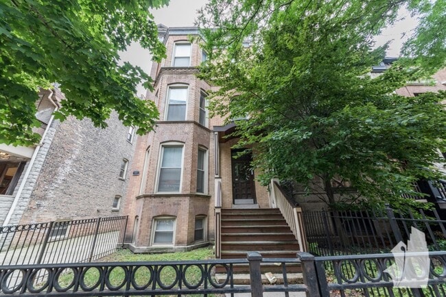 851 W Wellington Ave, Unit 1