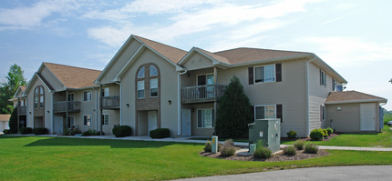 Windward Cove Apartments in Sheboygan, WI - Building Photo - Building Photo