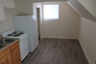 525 S Mission St, Unit #2 in Wenatchee, WA - Building Photo - Building Photo