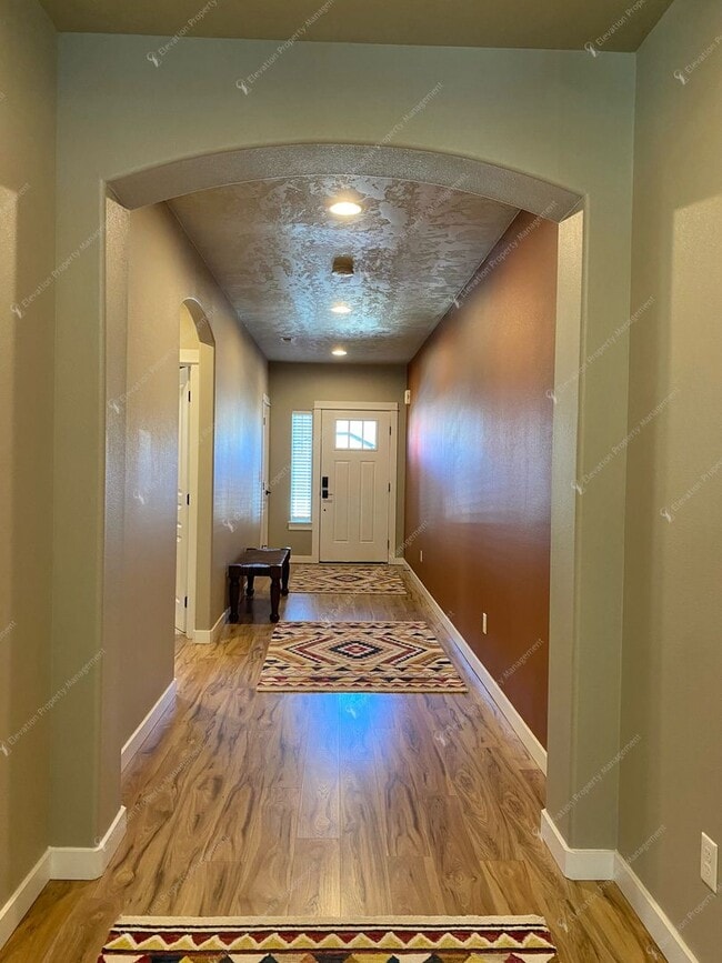 3648 SW Pumice Ave in Redmond, OR - Building Photo - Building Photo