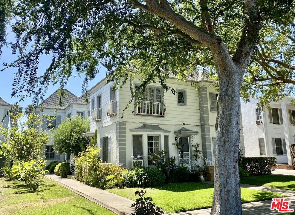 1235 S Orlando Ave in Los Angeles, CA - Building Photo