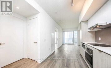 55-1655 Cooper St in Toronto, ON - Building Photo - Building Photo