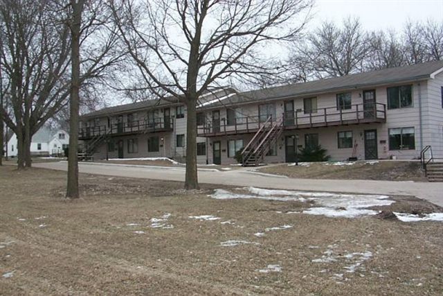 The Oaks in Rock Rapids, IA - Building Photo