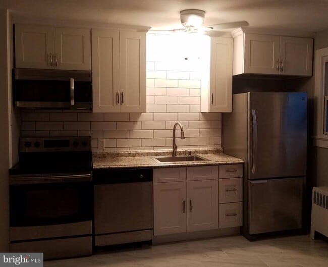 7 E Main St in Wrightstown, NJ - Building Photo - Building Photo