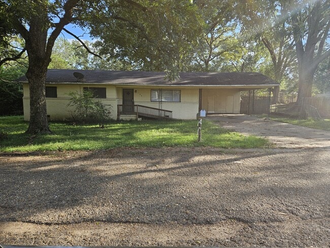 property at 109 Queen Anne Ln