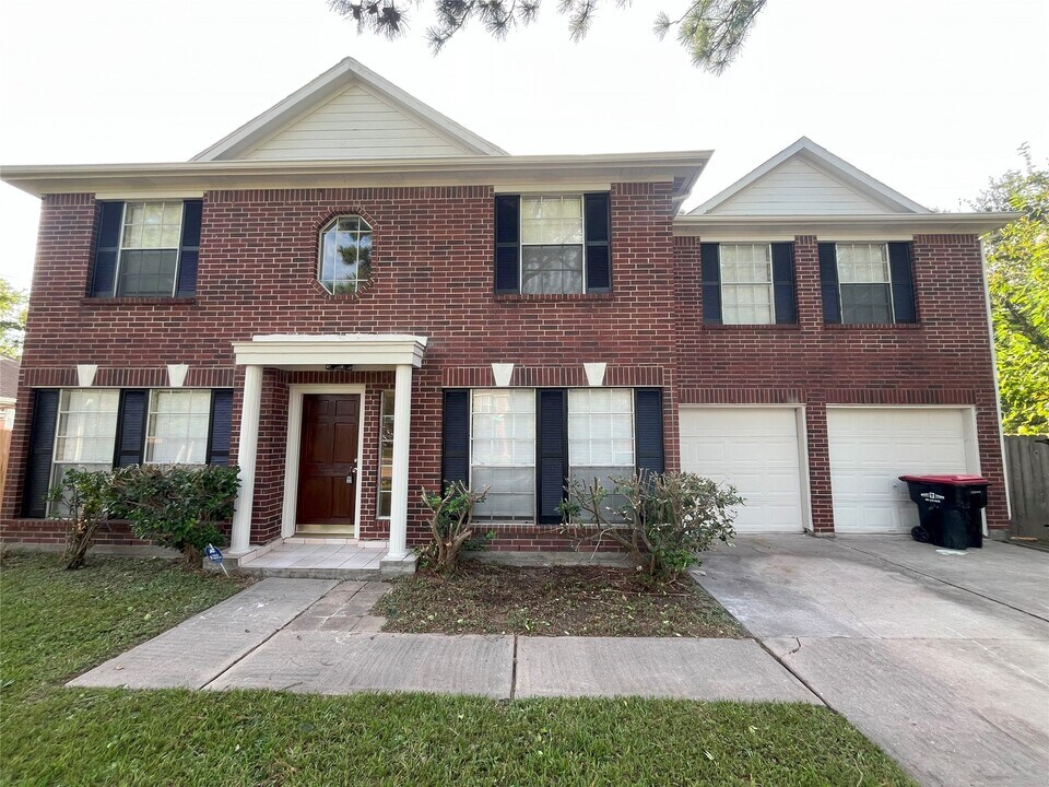 8202 Alabaster Dr in Houston, TX - Building Photo