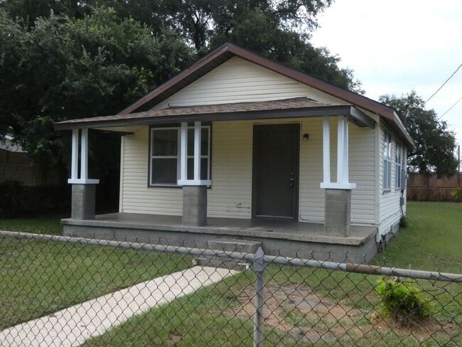 property at 1300 W Intendencia St