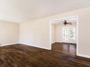 2850 Parkwood Rd in Smyrna, GA - Building Photo - Building Photo