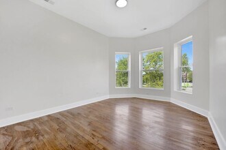 4927 S Prairie Ave in Chicago, IL - Foto de edificio - Building Photo