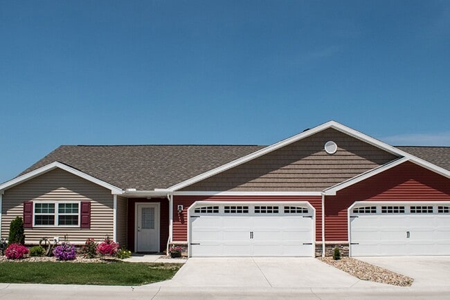 Redwood Cascade Township in Grand Rapids, MI - Foto de edificio - Building Photo