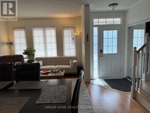 4 Bassett Ave in Richmond Hill, ON - Building Photo - Building Photo