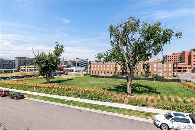 4294 E 8th Pl in Denver, CO - Foto de edificio - Building Photo