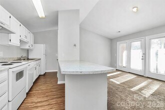 6146 Meadow Rose Ln in Charlotte, NC - Building Photo - Building Photo