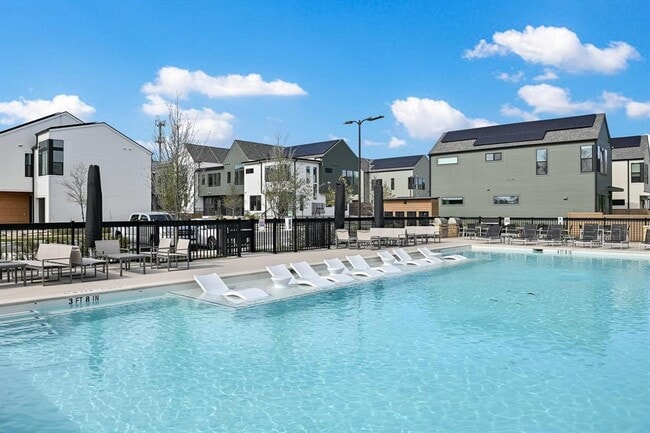 2211 E M. Franklin Ave in Austin, TX - Building Photo - Building Photo