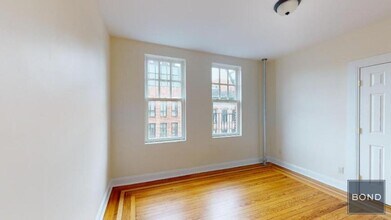 207-209-209 W 11th St in New York, NY - Foto de edificio - Building Photo