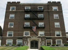 Poplar Place Apartments