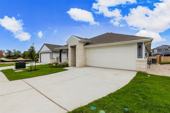 4905 Hazelnut Ln in Austin, TX - Building Photo - Building Photo
