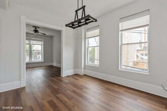 2013 W Moffat St in Chicago, IL - Foto de edificio - Building Photo