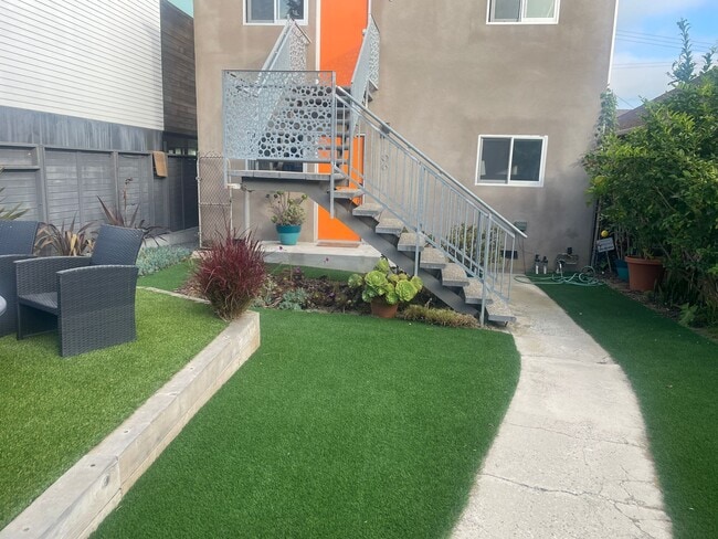 108 Paloma Ave, Unit 108