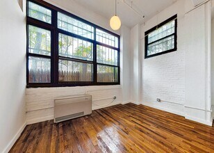 315 Seigel St in Brooklyn, NY - Building Photo - Building Photo