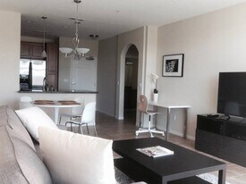 3887 Pell Pl, Unit 426 in San Diego, CA - Building Photo