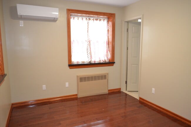 14906 Elm Ave in Flushing, NY - Building Photo - Building Photo