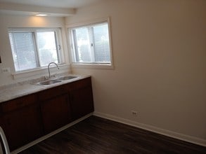 18411 Torrence Ave, Unit 1 in Lansing, IL - Building Photo - Building Photo