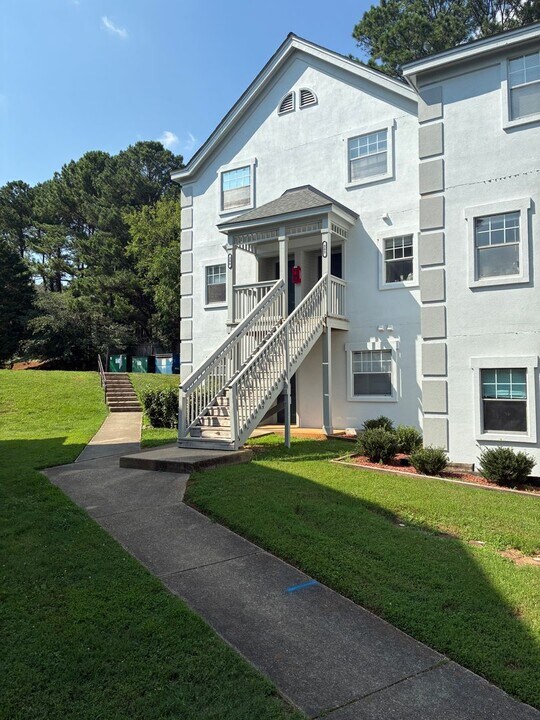 2502 Avent Ferry Rd in Raleigh, NC - Building Photo