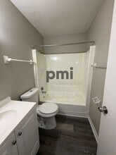 828 Whitethorne Ave in Columbus, OH - Building Photo - Building Photo