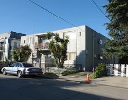 5049 Denny Ave in North Hollywood, CA - Building Photo
