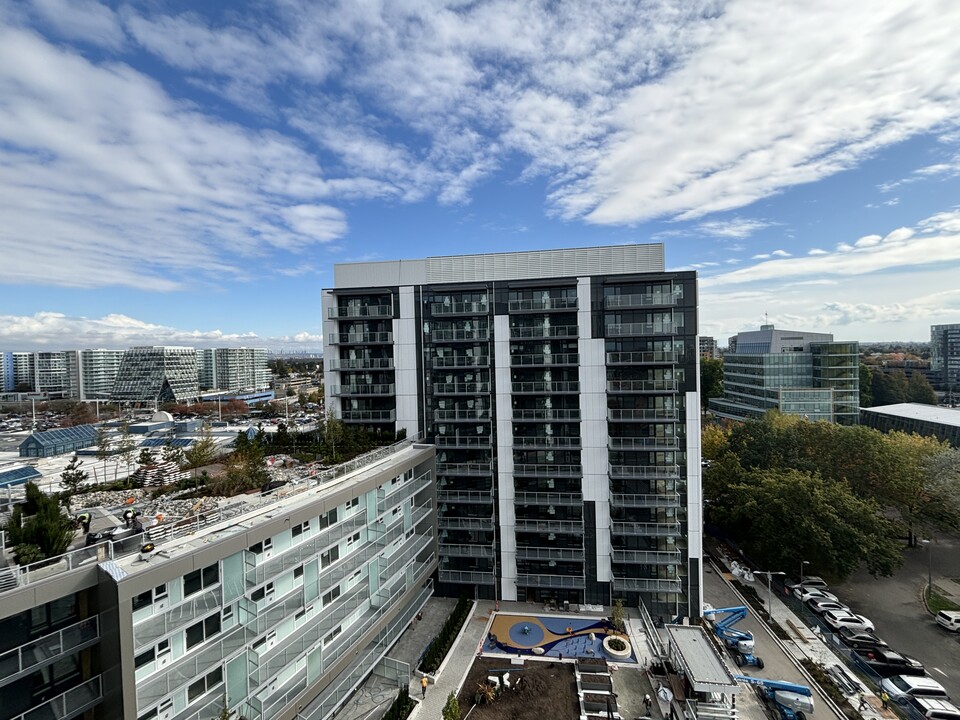 6808 Minoru Blvd in Richmond, BC - Building Photo