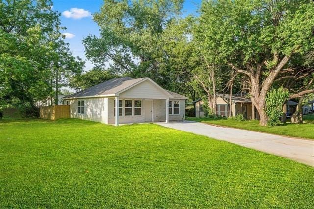 305 E Shepherd St in Denison, TX - Building Photo - Building Photo